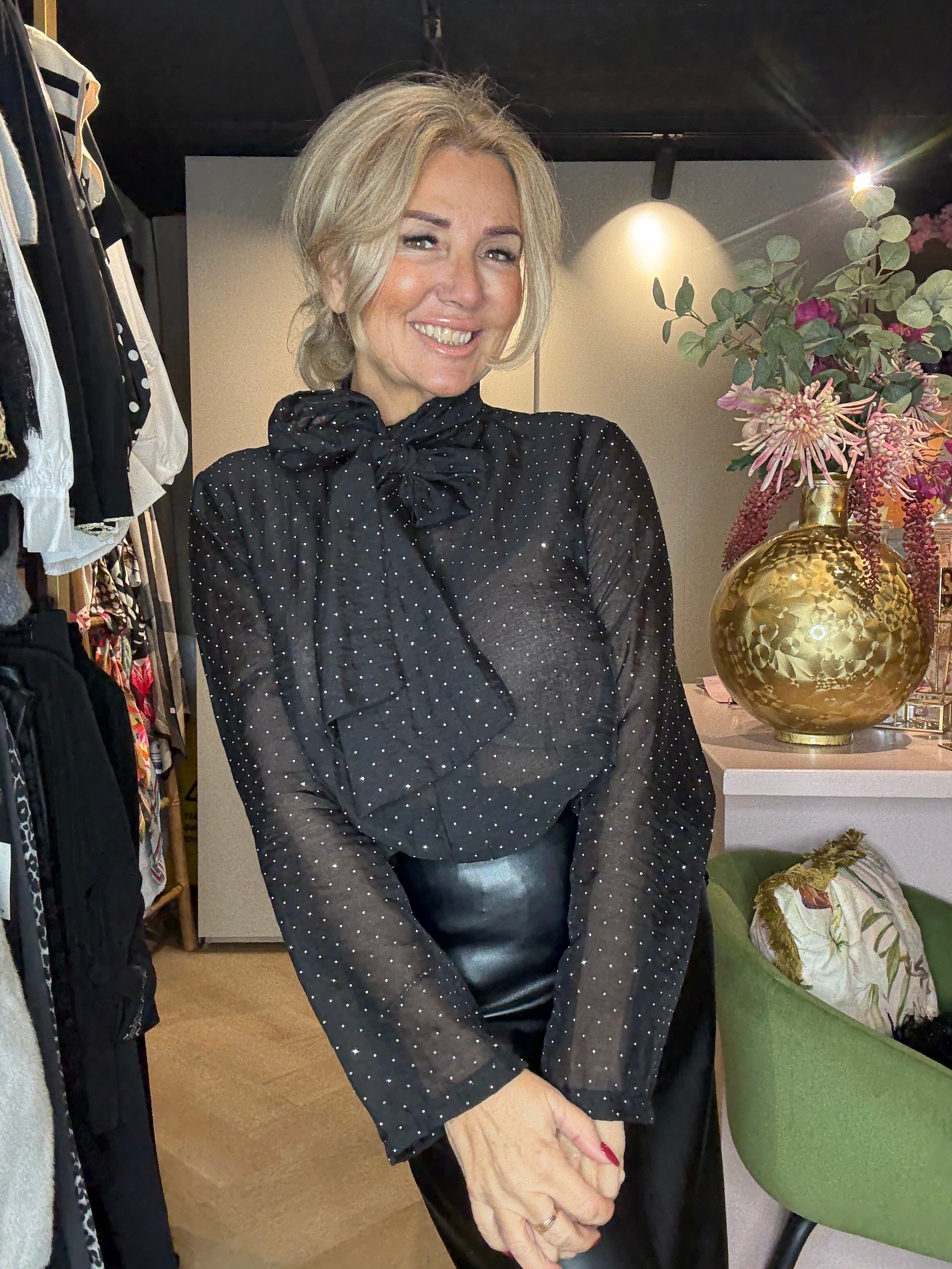 Blouse Bow Studs Zwart 🖤